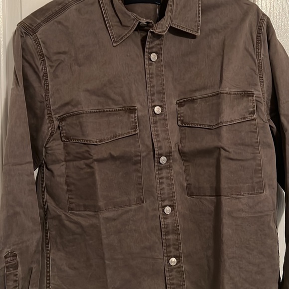 Abercrombie & Fitch - Picture 2 of 7